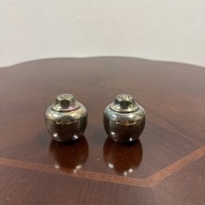 Vintage WM ROGERS Silverplate Salt & Pepper Shakers No. 864. Made in the USA MCM